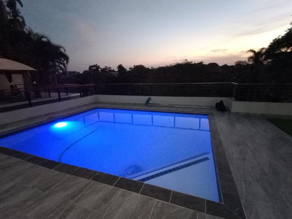 Casa De Luxe Hotel Ballito Bagian luar foto